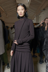 agnona-bks-v-rf19-0972.thumb.jpg.370adea381471484dd9ed7e8fb84105d.jpg