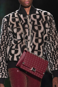 aigner-clp-rf19-5287.thumb.jpg.78fb26a095f77d9f339367f4f46311e4.jpg