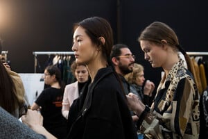 akris-bks-m-rf19-0254.thumb.jpg.d9ba8d73ec502dc6c1a39e0cbf17e52b.jpg