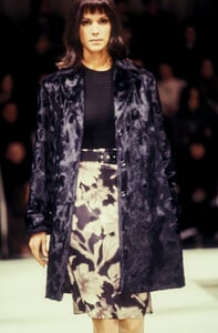 alberta-ferretti-fw-1995-1.thumb.jpg.91da9d72477323d4658c7b8fc21a8424.jpg