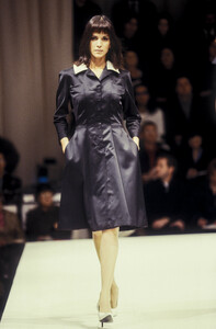 alberta-ferretti-fw-1995-3.thumb.jpg.c726b0eb2c2a6c0e1e91859aa779d06c.jpg