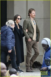 alicia-vikander-michael-fassbender-paris-05.thumb.jpg.0f9f329f027c74e95345e10863e28226.jpg