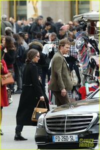 alicia-vikander-michael-fassbender-paris-16.thumb.jpg.b69a18f22092bc80761ee82fcba60e79.jpg