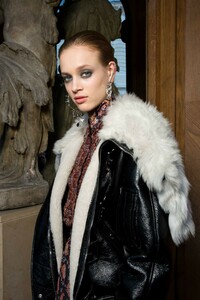 backstage-defile-altuzarra-automne-hiver-2019-2020-paris-coulisses-39.thumb.jpg.1d3d1cfbaacf0b2c1f738938533156a3.jpg