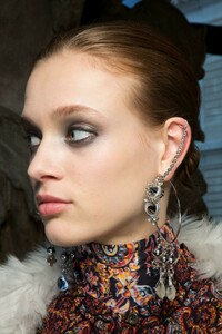 backstage-defile-altuzarra-automne-hiver-2019-2020-paris-coulisses-40.thumb.jpg.71572ae9ddd8b1dfa542af7414e33913.jpg