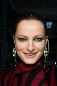 backstage-defile-altuzarra-automne-hiver-2019-2020-paris-coulisses-72.thumb.jpg.4898050e8c99f8c7464adff3c3ec41e4.jpg