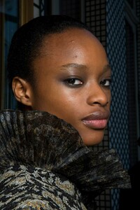 backstage-defile-altuzarra-automne-hiver-2019-2020-paris-coulisses-85.thumb.jpg.c600831b9a4426ae45163fef84eac258.jpg