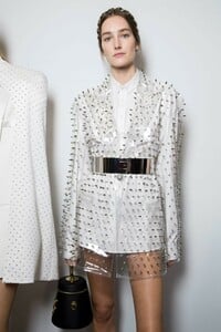 backstage-defile-balmain-automne-hiver-2019-2020-paris-coulisses-138.thumb.jpg.2818c9d415c0967d333f4aee23371bff.jpg