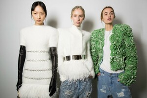 backstage-defile-balmain-automne-hiver-2019-2020-paris-coulisses-76.thumb.jpg.a81dcc14271a2829bbd9285613242ff2.jpg