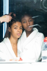 backstage-defile-beautiful-people-automne-hiver-2019-2020-paris-coulisses-24.thumb.jpg.73ca74e7a8675192e0a1165011f78854.jpg