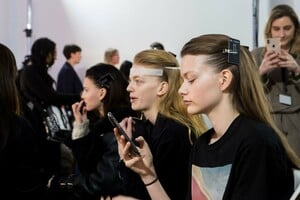 backstage-defile-cedric-charlier-automne-hiver-2019-2020-paris-coulisses-44.thumb.jpg.255ab9781118565fa1bea588f50d2ae5.jpg