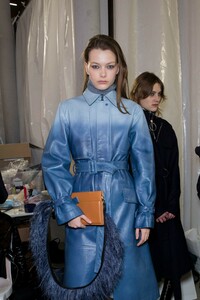 backstage-defile-cedric-charlier-automne-hiver-2019-2020-paris-coulisses-87.thumb.jpg.97fe4027b183f2a23e1912be4ee382e8.jpg