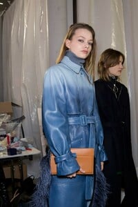 backstage-defile-cedric-charlier-automne-hiver-2019-2020-paris-coulisses-88.thumb.jpg.08fe92f6e16f3c7981dad53c555e029c.jpg