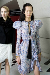 backstage-defile-giambattista-valli-automne-hiver-2019-2020-paris-coulisses-194.thumb.jpg.ad5f53aded972bbacba1dccfff00c943.jpg