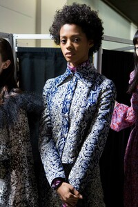 backstage-defile-giambattista-valli-automne-hiver-2019-2020-paris-coulisses-248.thumb.jpg.8bcc555513974dbd7bcc8664c5046f6a.jpg