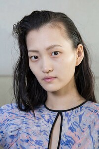 backstage-defile-giambattista-valli-automne-hiver-2019-2020-paris-coulisses-69.thumb.jpg.accde248316f56ca417e718024f674bf.jpg