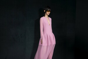 backstage-defile-givenchy-automne-hiver-2019-2020-paris-coulisses-209.thumb.jpg.7919a08a7c1f8dc1d884d808028c0b90.jpg