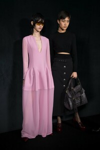 backstage-defile-givenchy-automne-hiver-2019-2020-paris-coulisses-211.thumb.jpg.a2d5ab1ec79c38240a5fb42fc5d68130.jpg