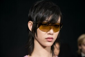 backstage-defile-givenchy-automne-hiver-2019-2020-paris-coulisses-213.thumb.jpg.0a7dfffbdd1e2989d484fe86260a4dc0.jpg