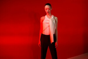 backstage-defile-haider-ackermann-automne-hiver-2019-2020-paris-coulisses-45.thumb.jpg.ba148531c827d81202e9e5ba18198634.jpg