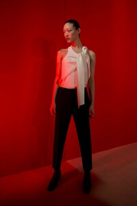 backstage-defile-haider-ackermann-automne-hiver-2019-2020-paris-coulisses-46.thumb.jpg.595761eded38d4c4f407b445bcbb944c.jpg
