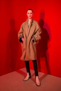 backstage-defile-haider-ackermann-automne-hiver-2019-2020-paris-coulisses-59.thumb.jpg.86c477ed030601ad6bde6aae19d576d0.jpg