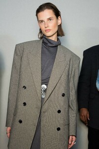 backstage-defile-isabel-marant-automne-hiver-2019-2020-paris-coulisses-106.thumb.jpg.6e65605857012df20121743faec8cdda.jpg