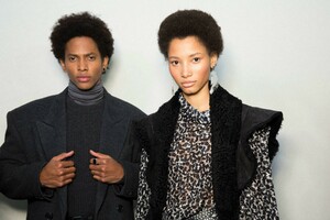 backstage-defile-isabel-marant-automne-hiver-2019-2020-paris-coulisses-108.thumb.jpg.ab20f3b6b74a26cb89b4308c01001ab2.jpg