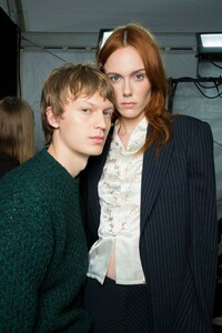 backstage-defile-isabel-marant-automne-hiver-2019-2020-paris-coulisses-19.thumb.jpg.193b00eaaf77e91a2bf41481e310a7fd.jpg