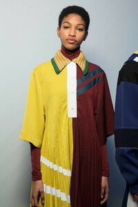 backstage-defile-lacoste-automne-hiver-2019-2020-paris-coulisses-106.thumb.jpg.3bea434dc5f9b82bb72cd52a245e38c0.jpg