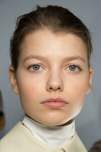 backstage-defile-lacoste-automne-hiver-2019-2020-paris-coulisses-160.thumb.jpg.ca044050bd56983b95b70d9d03ae1381.jpg