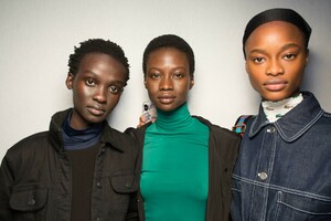 backstage-defile-lacoste-automne-hiver-2019-2020-paris-coulisses-31.thumb.jpg.cc6d098e3ed06c14ba6126eeb1190efa.jpg