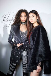 backstage-defile-redemption-automne-hiver-2019-2020-paris-coulisses-66.thumb.jpg.1ca4305069b610543aee0a84d2506e76.jpg