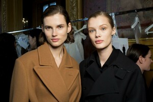 backstage-defile-stella-mccartney-automne-hiver-2019-2020-paris-coulisses-51.thumb.jpg.d5a5865ce7504fd8358e812f5deb8263.jpg