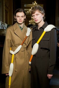 backstage-defile-stella-mccartney-automne-hiver-2019-2020-paris-coulisses-60.thumb.jpg.0ad98ffc57fa1a4cbf95463516ae0e3c.jpg