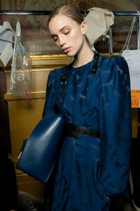 backstage-defile-stella-mccartney-automne-hiver-2019-2020-paris-coulisses-87.thumb.jpg.ddd69d4a2e1e120af47dd91d0d55526b.jpg