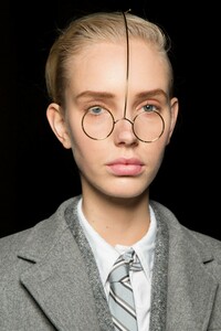 backstage-defile-thom-browne-automne-hiver-2019-2020-paris-coulisses-102.thumb.jpg.0868d03d3eee0bc8868bb8b54d1fd2a3.jpg