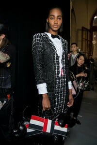 backstage-defile-thom-browne-automne-hiver-2019-2020-paris-coulisses-181.thumb.jpg.2050c25f370eaad97f8ceec34ec94e9a.jpg