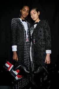 backstage-defile-thom-browne-automne-hiver-2019-2020-paris-coulisses-193.thumb.jpg.970beb9fe5ad6facc47f183f9ede7ec0.jpg