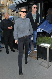 bar-refaeli-and-husband-adi-ezra-are-all-smiles-as-they-leave-lavenue-restaurant-in-paris-france-250219_4.jpg