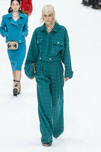 chanel-rs19-0042.thumb.JPG.a6fd57daabf416b9920178c3e22c0aa6.JPG