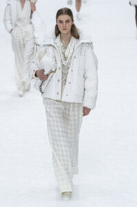 chanel-rs19-0066.thumb.JPG.ef848f6712476962af59ebcd5a0f4b5c.JPG