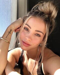 charlyjordan_BvHgUdOgpAr.thumb.jpg.11f26ae25310bd941571408f5d390482.jpg