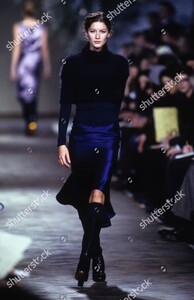 chloe-rtw-fall-1999-collection-paris-shutterstock-editorial-6905695as.jpg