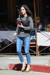 courteney-cox-in-casual-outfit-03-13-2019-3.jpg