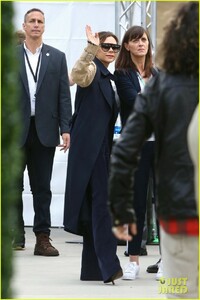 david-beckham-victoria-beckham-unveiling-of-his-statue-13.jpg