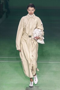 defile-lacoste-automne-hiver-2019-2020-paris-look-16.thumb.jpg.88f7c4e8d9955eb074bb845bafaf544c.jpg