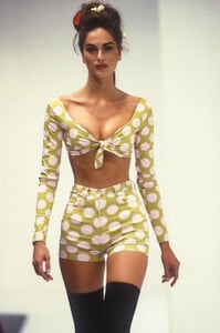 dolce-gabbana-ss-1992-9.thumb.jpg.a4b715942c66f73dc7f69f6ea0ed9363.jpg