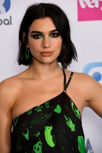 dua-lipa-the-global-awards-2019-3.jpg