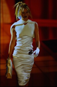 fashion-photography-archive-image-work-image----batch5----fullSize----103892_103892-13_0225_fs.jpg.jpg